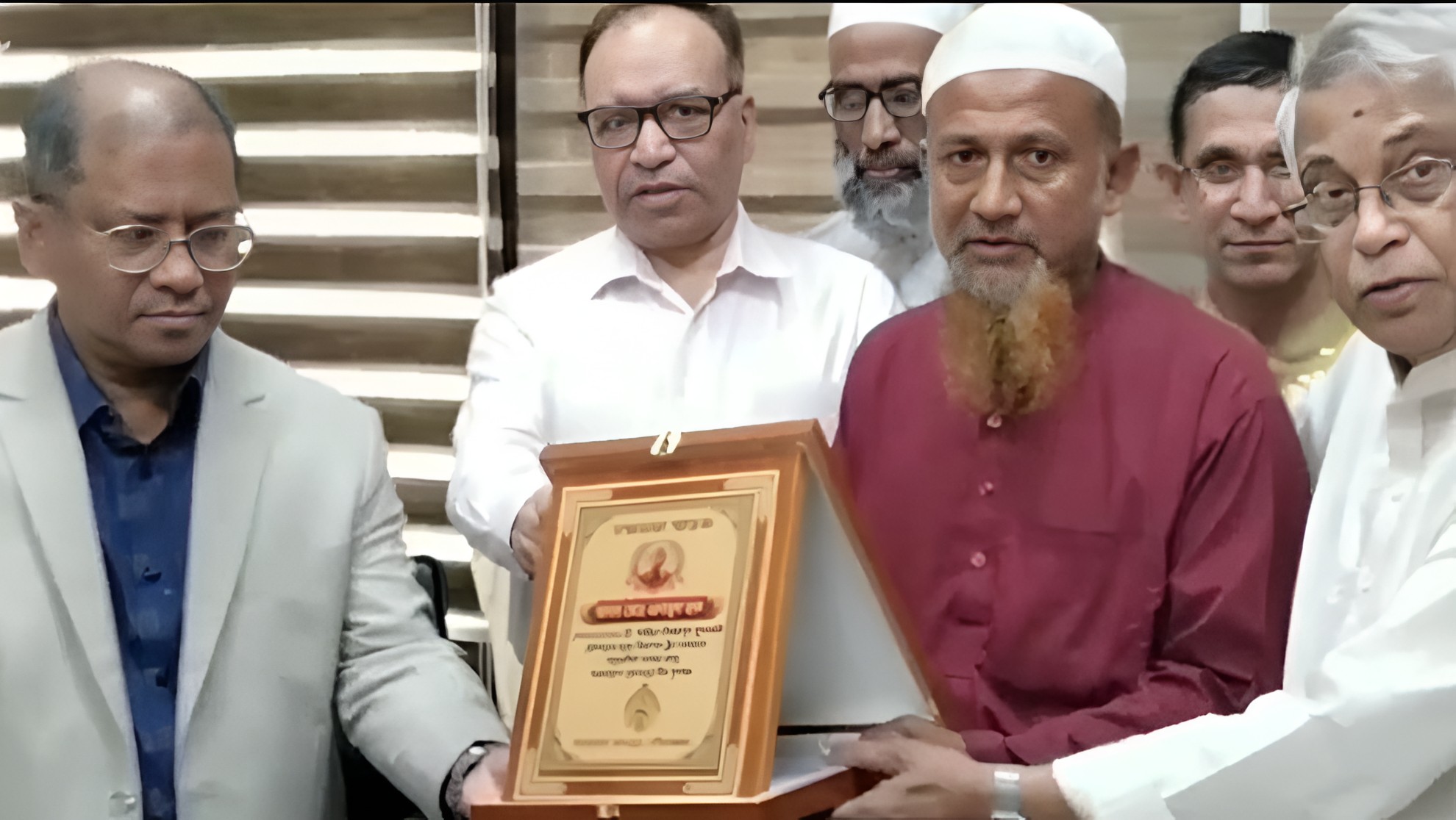 কলার মোচা দেখিয়ে দুর্ঘটনা থেকে ট্রেন রক্ষা, সেই কৃষককে রেলওয়ের সংবর্ধনা